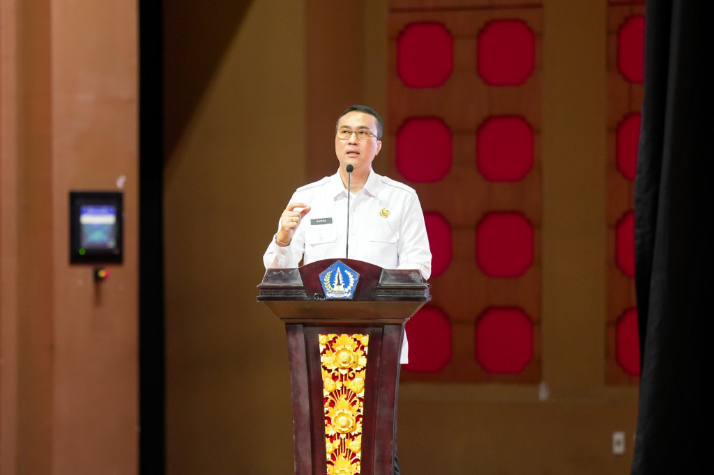 Pj. Sekda Badung Berikan Pengarahan Kepada Camat dan Perangkat Desa/Kelurahan